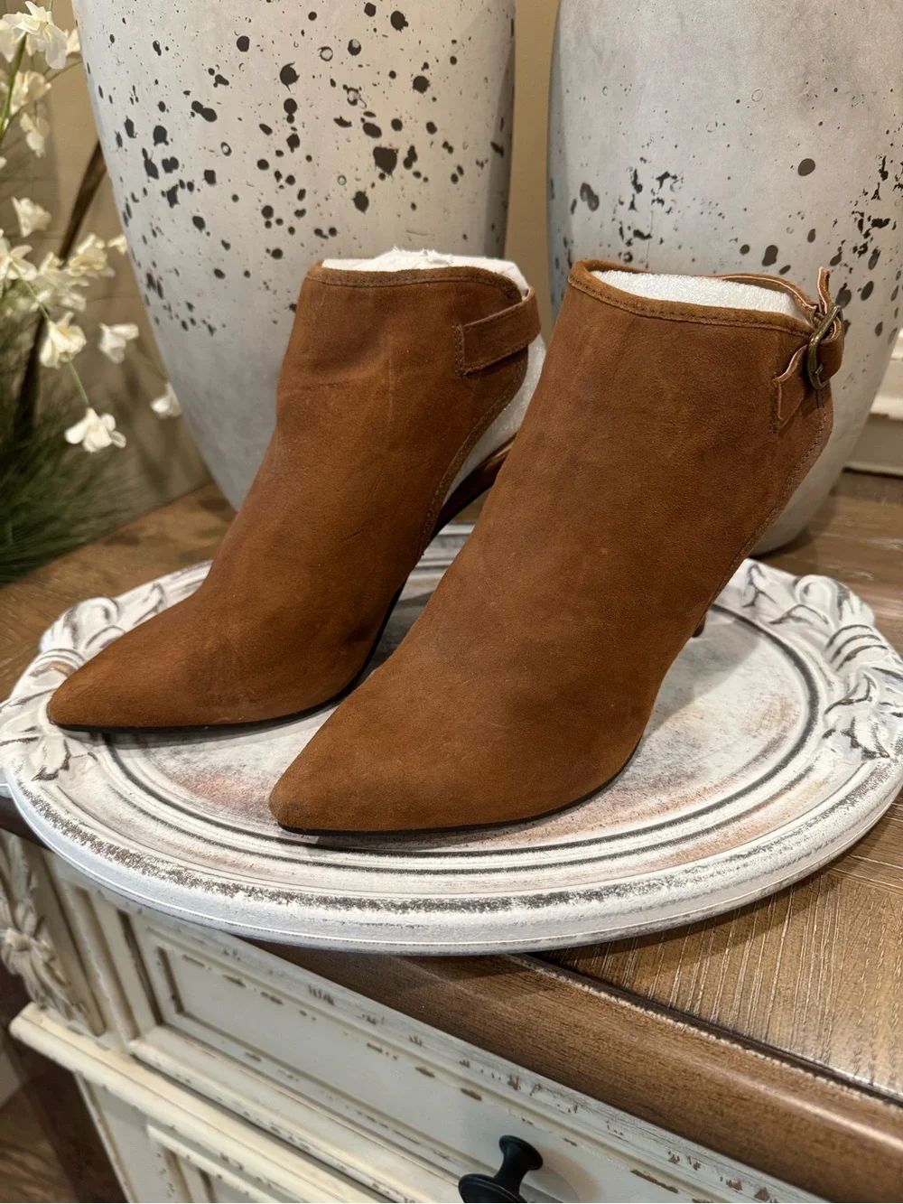 Lucky Brand sleek pointed